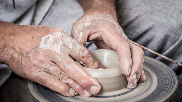 Keramikens kavalet: Oplev historien og innovationen bag dette ældgamle håndværk